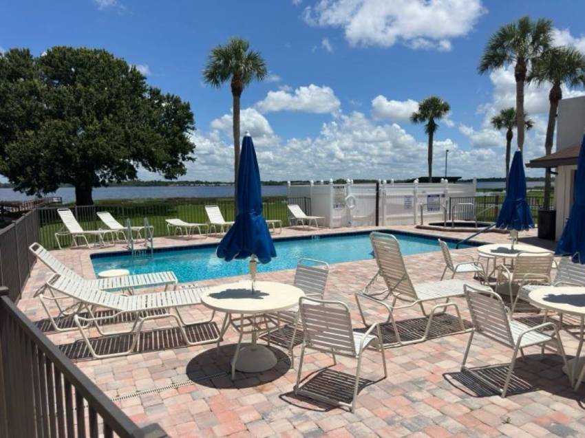 341 Sioux Drive a Winter Haven, FL Mobile or Manufactured Home for Sale